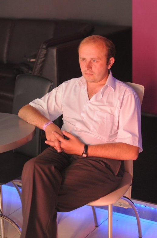 N.R.V.  (N.R.V.), Велюнь, Стрий