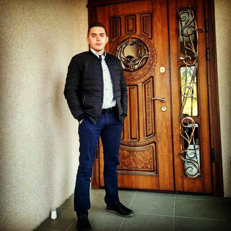 Misha  Servetnyk (MishaServetnyk)
