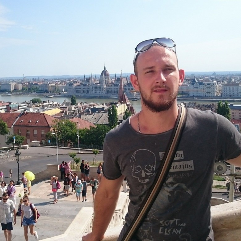 Artem Manzulja (ArtemManzulja)