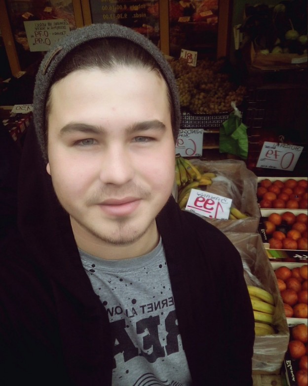 Andrewb (Andrewb )
