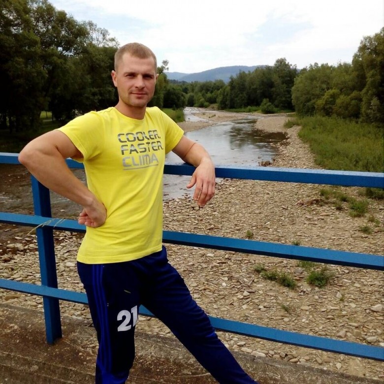 Roman Kholoduik (RomanKholoduik), живець, чорткив
