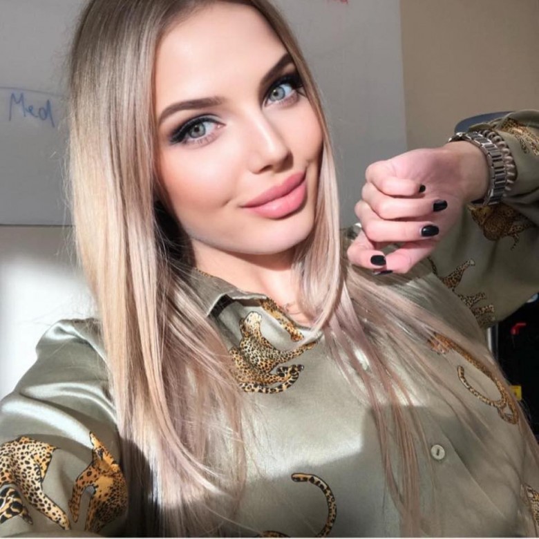 Vladyslava Vladyslava (VladyslavaVladyslava)