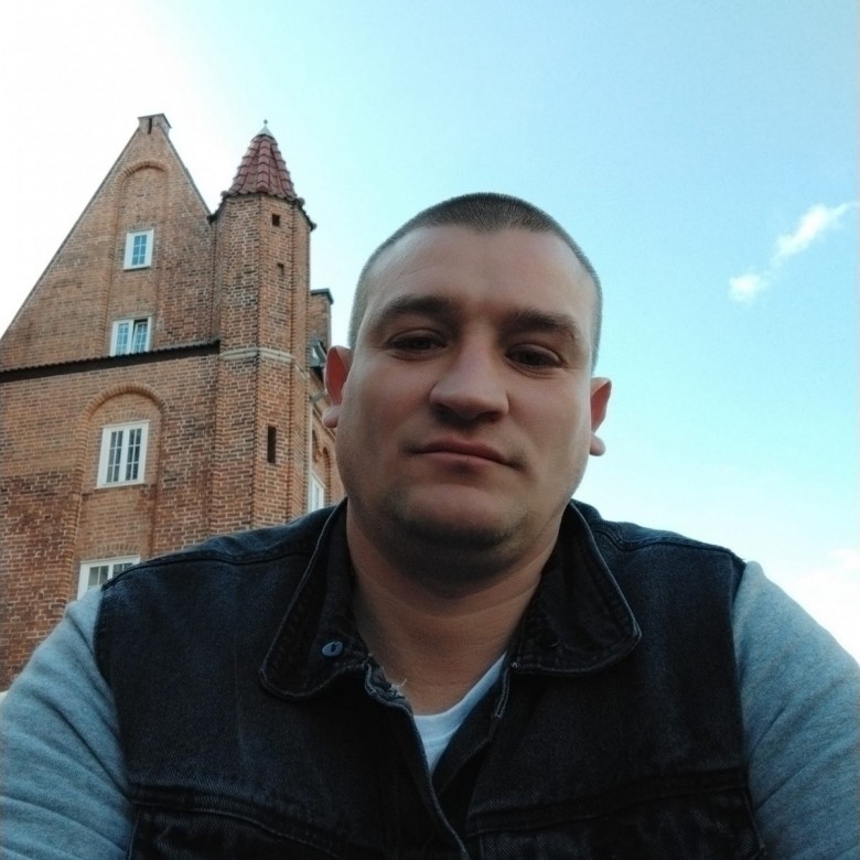 Женя Ромахло (ЖеняРомахло)
