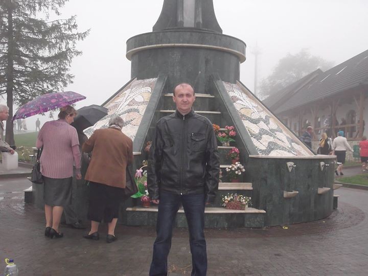 Олег Петреній