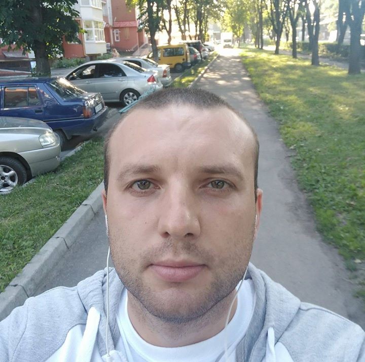 Олег Лапинський
