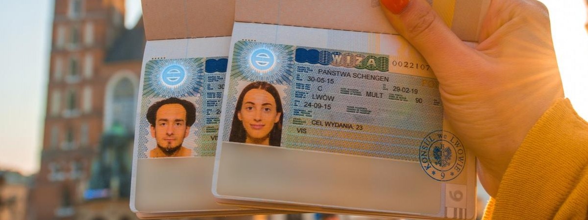 Віза в Польщу: опубліковані нові доступні дати на подачу документів по Україні