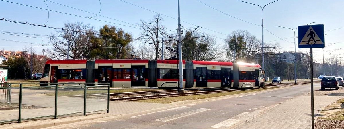 Транспортні новинки Польщі: дешеві потяги восени, дорожчий проїзд у деяких містах і не тільки 