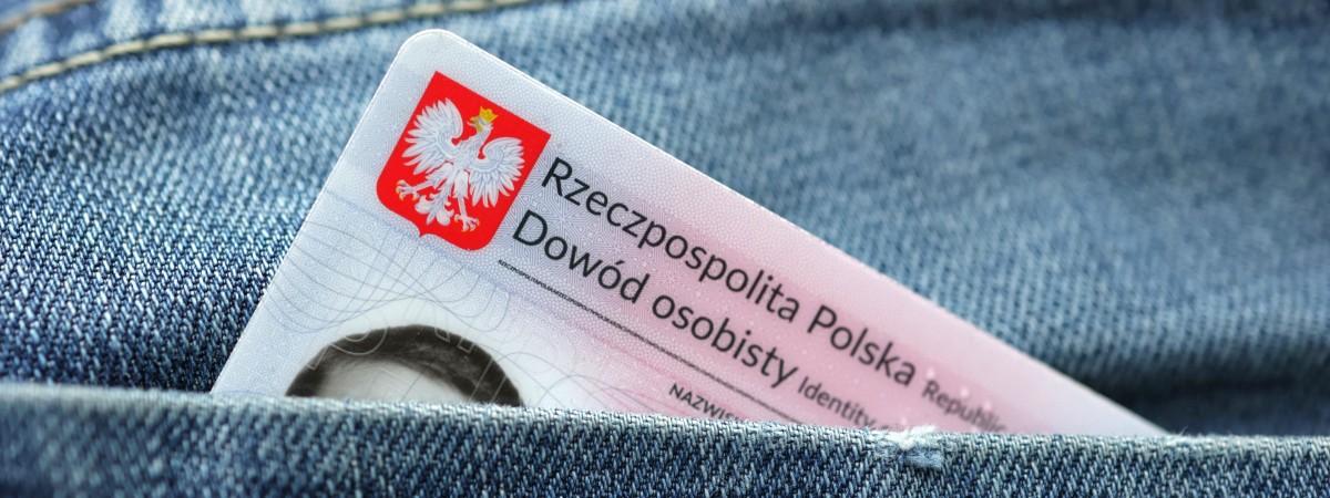 Польський паспорт за 30 тис грн: аферист продавав фальшивки чоловікам, які хотіли виїхати з України