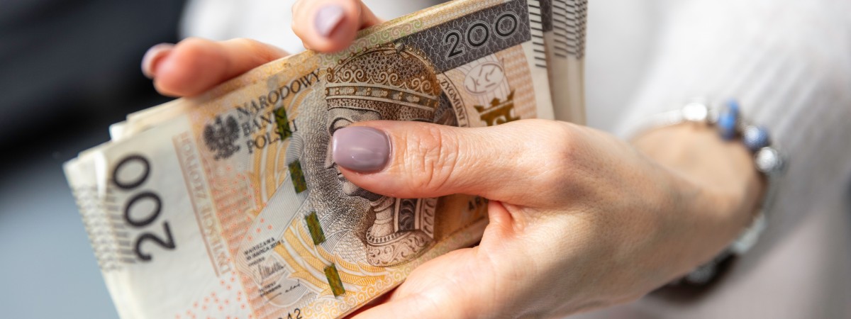 Мінімальна зарплата в Польщі в 2025 році: уряд офіційно оголосив нові ...