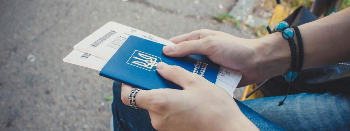 Поїздки до України та по ЄС після 90 днів безвізу: роз'яснення для біженців