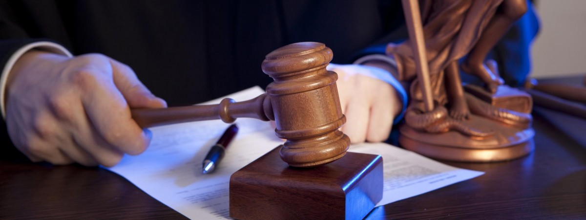 Смерть українця у витверезнику в Польщі: суд виніс вироки сімом особам