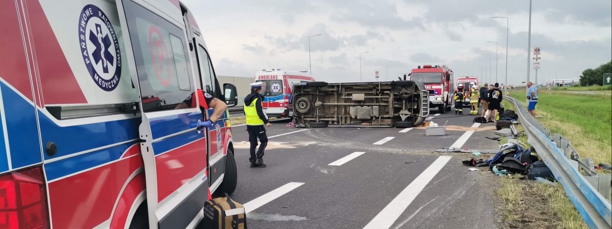 У Польщі в ДТП потрапив бус з українцями. Є важкотравмовані
