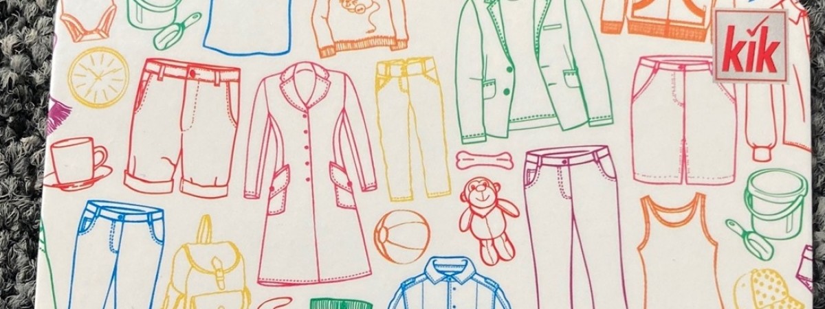 У Польщі біженцям з України видають картки на закупи одягу і товарів ужитку. Де отримати