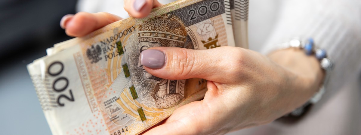Мінімальна зарплата в Польщі в 2024 році зросте двічі: уряд затвердив нові ставки