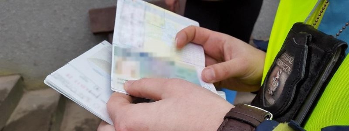  На польському кордоні зловили кілька українок, які подорожували пальцем по карті 