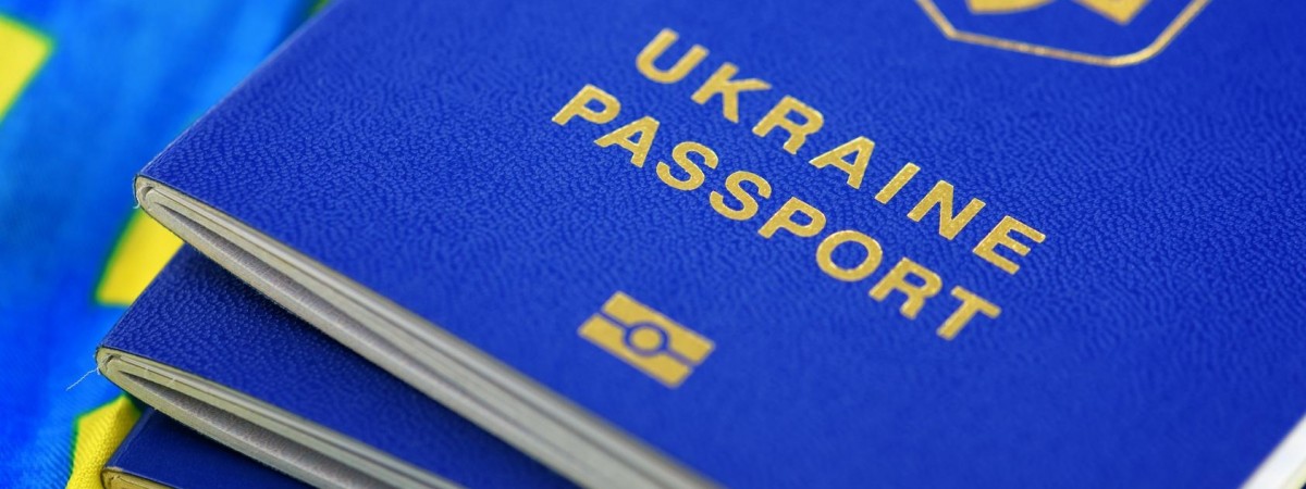 Польща дозволила українцям туристичний в'їзд по безвізу 