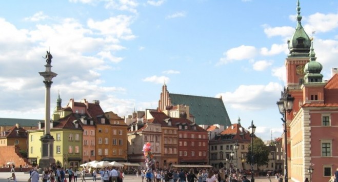 Польська депутатка пропонує Варшаві відкрити міську інфолінію українською мовою