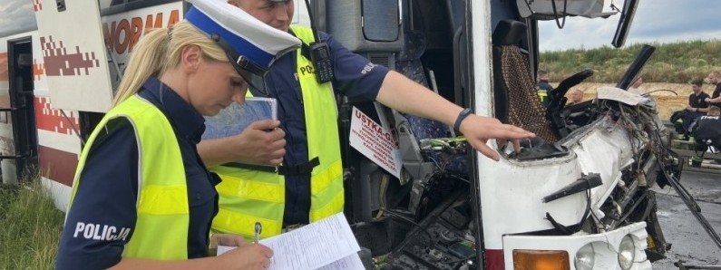 У Польщі судитимуть водія який цистерною в'їхав у автобус з майже 30 українцями
