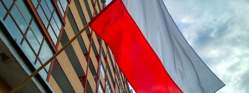Польща відзначає День прапора: чому стяг є біло-червоним? 